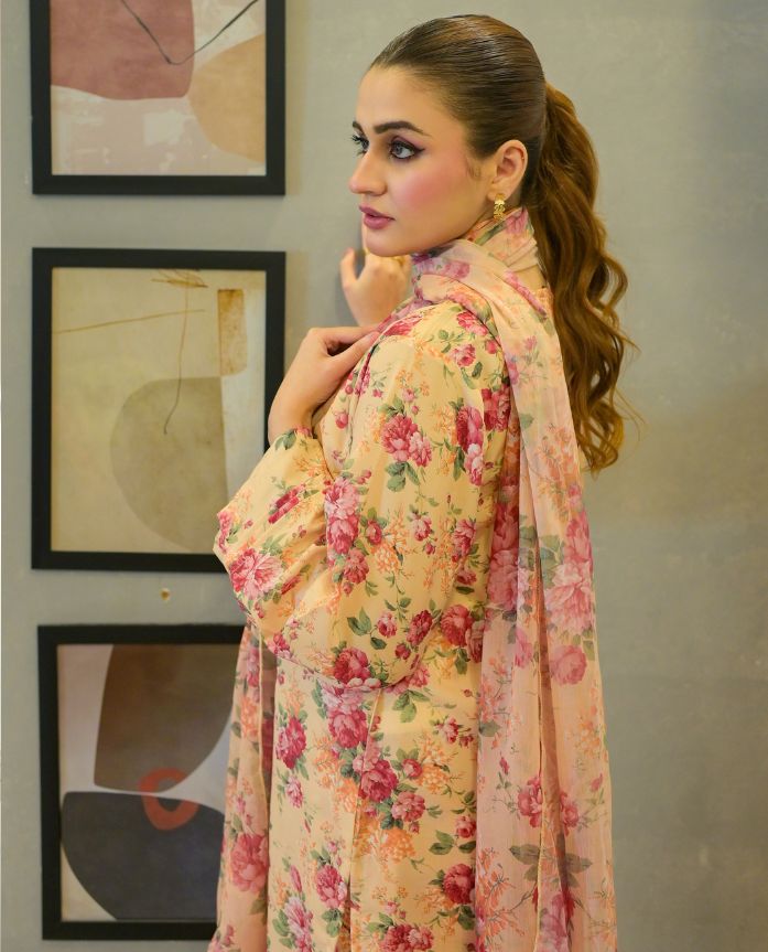 CREAM FLORAL